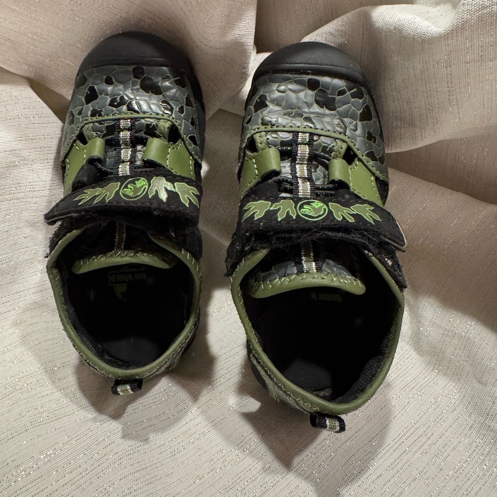Kids Green Camouflage Jurassic World Sandals - Picture 6 of 6